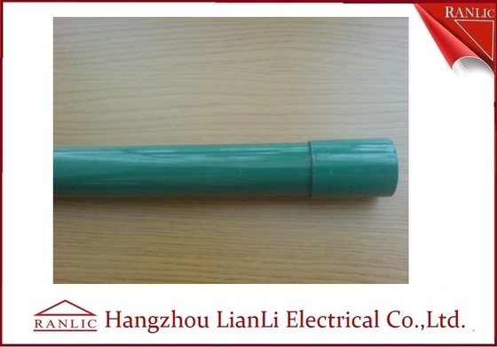 चीन स्टील पीवीसी लेपित विद्युत नाली पाइप सी / डब्ल्यू युग्मन और प्लास्टिक कैप 3.05 मीटर आपूर्तिकर्ता