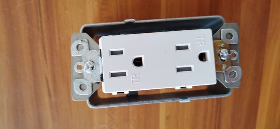 3 4 गैंग माउंटिंग ब्रैकेट आउटलेट बॉक्स आपूर्तिकर्ता