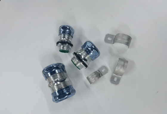 ब्लू कैप EMT नाली फिटिंग स्टील जिंक प्लेटेड 1/2 &quot;से 4&quot; लिक्विड टाइट रिंग के साथ आपूर्तिकर्ता